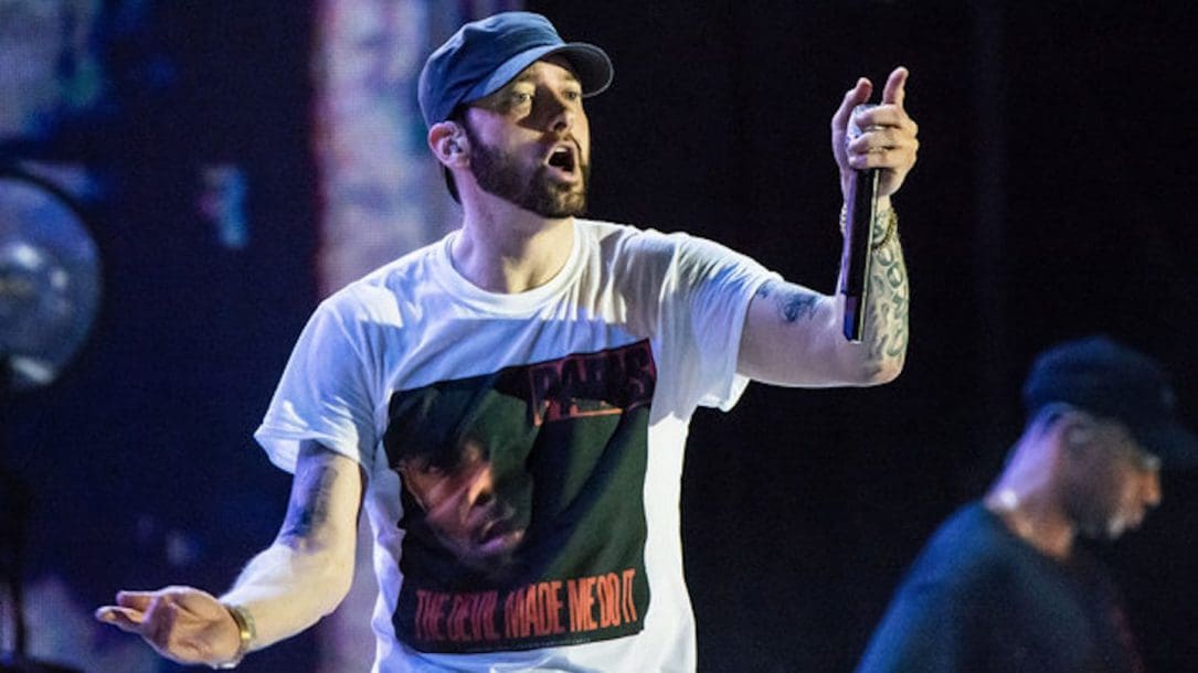 Eminem ha pubblicato Kamikaze a sorpresa