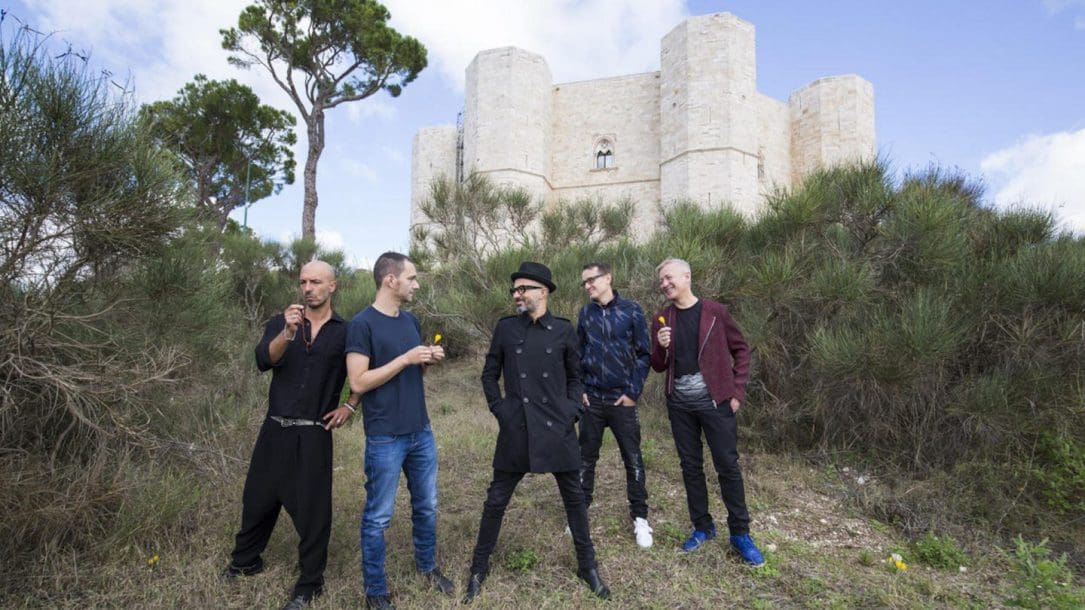 I Subsonica ci hanno raccontato il loro nuovo album 8 durante una conferenza stampa a Castel del Monte, in Puglia