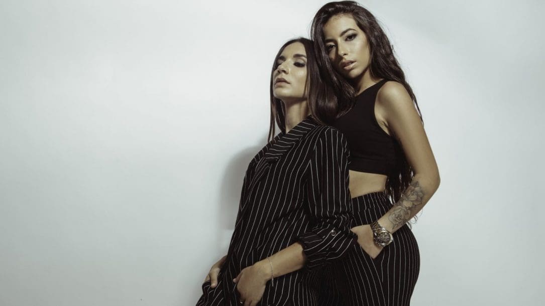 Giolì & Assia: il loro nuovo singolo è “Fever” – Guarda il video