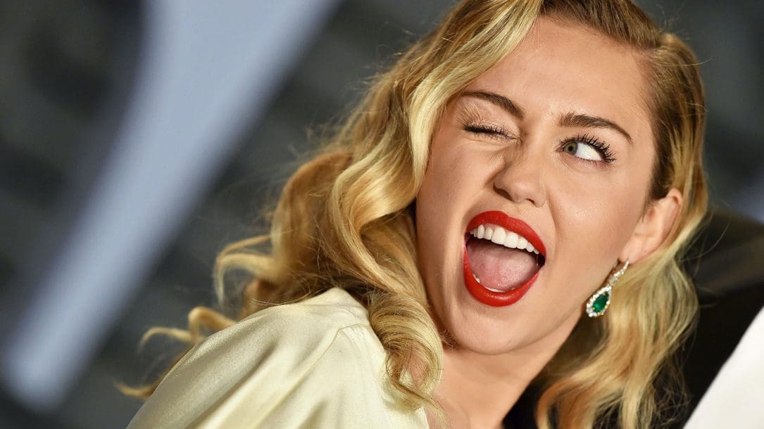 La divertente teoria di Miley Cyrus sulla sua assenza ai Grammy Awards