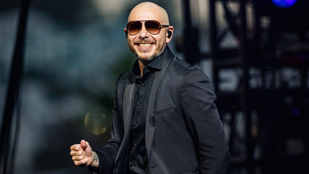 Super Bowl 2020: perché Pitbull non si è esibito con Shakira e J Lo?