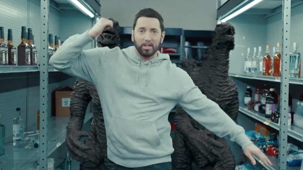 Eminem nel video di Godzilla