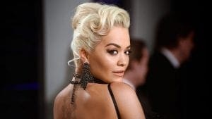 Rita Ora canta Lewis Capaldi al Tonight Show