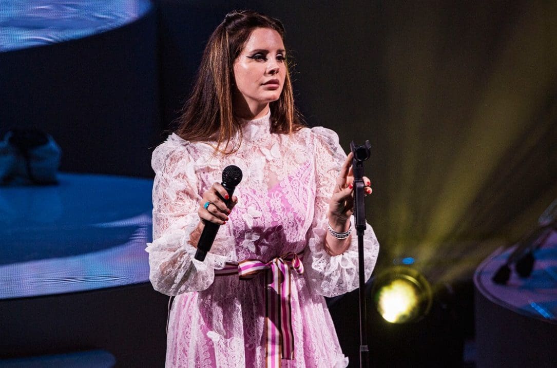 Lana Del Rey: in “Salamander” recita una sua poesia originale