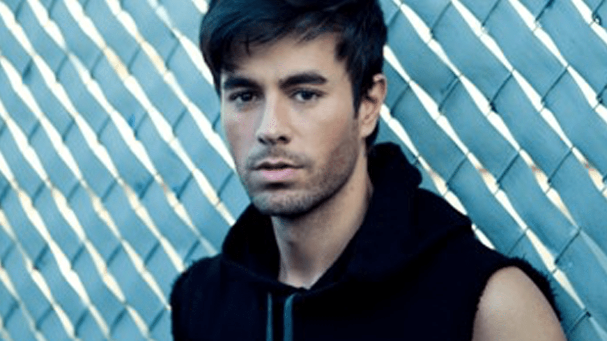 Enrique Iglesias è stato nominato top latin artist di tutti i tempi