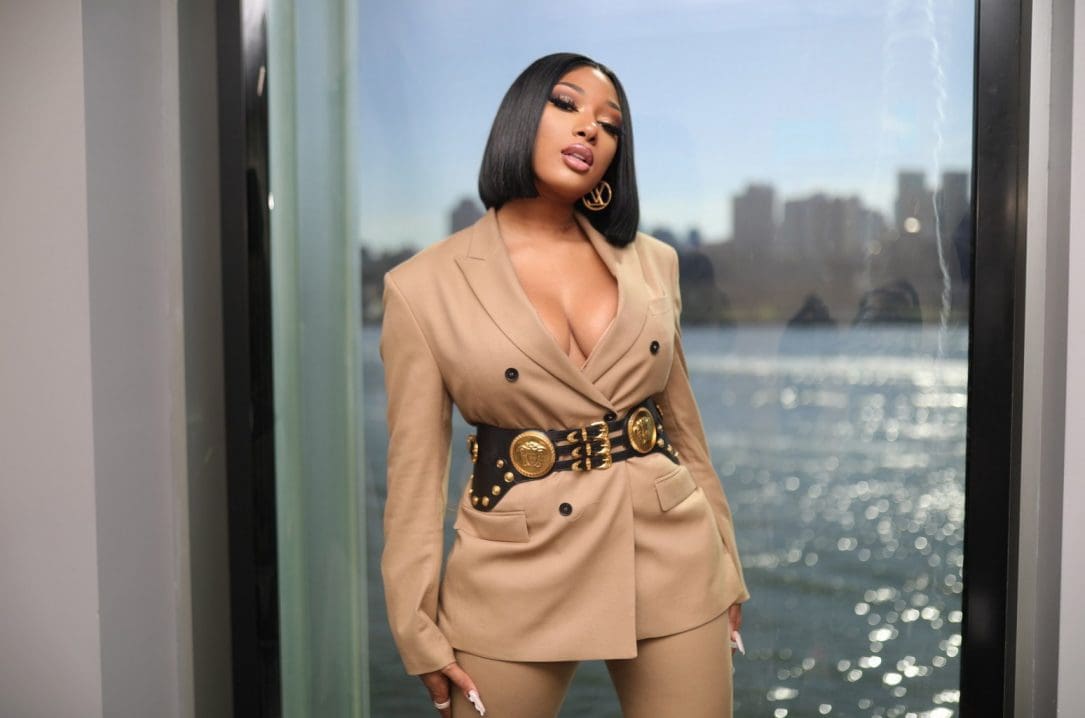 Megan Thee Stallion e Tinder premiano l’autenticità con 1 milione di dollari