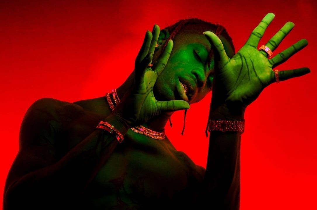 Travis Scott e la figlia Stormi hanno regalato a Houston un Natale diverso