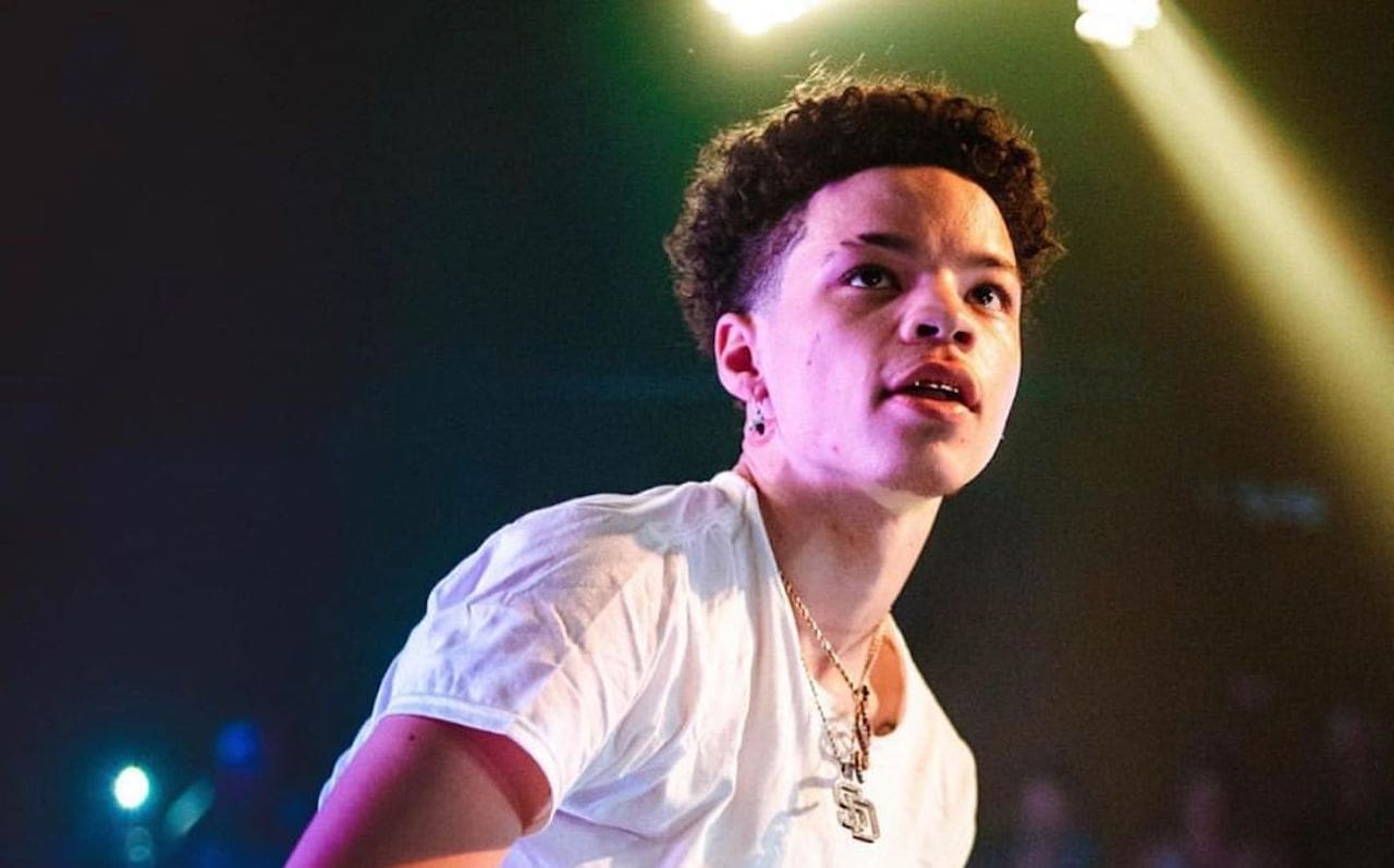 Mandato d’arresto per il rapper Lil Mosey, accusato di stupro