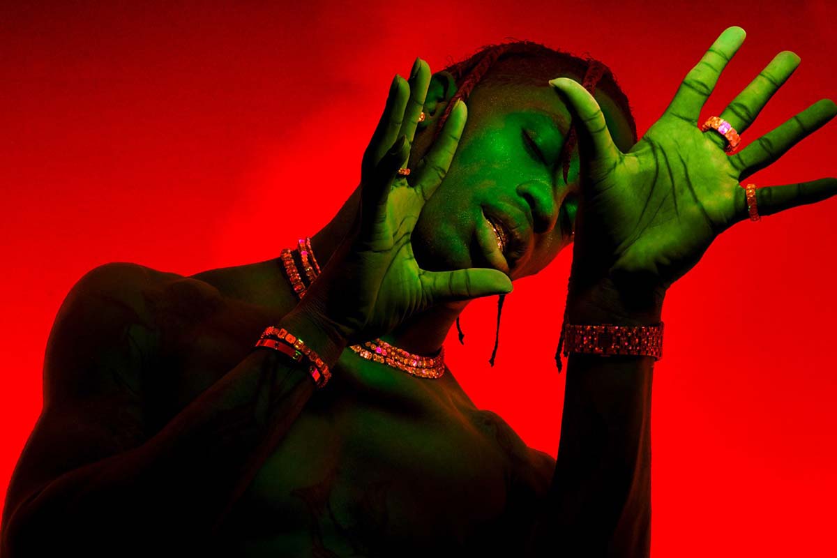 Travis Scott ha lanciato la sua fondazione benefica e ha vinto il premio RAD