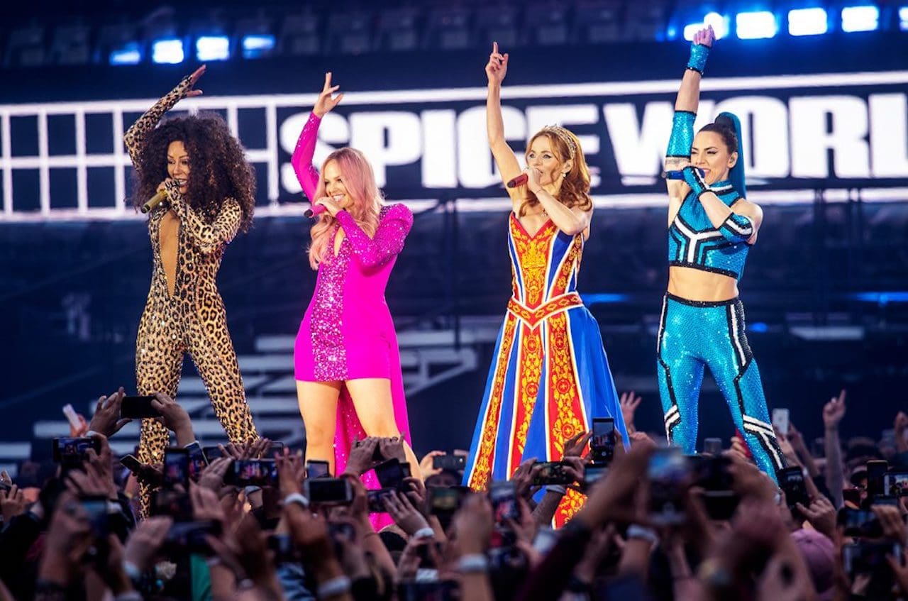 Le Spice Girls festeggiano 25 anni di carriera con una challenge per i fan