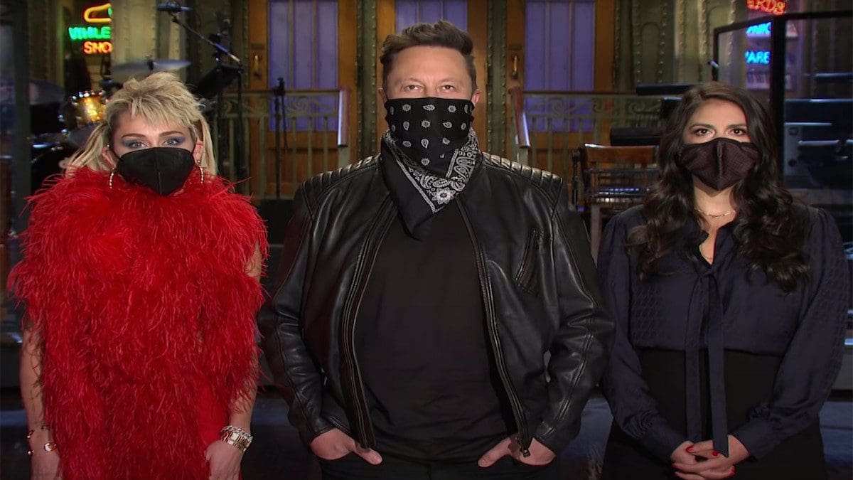 Miley Cyrus furiosa con Elon Musk: «Ha rivelato l’identità di Hannah Montana!»