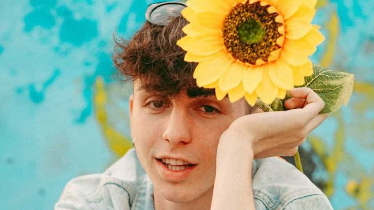 Guarda in anteprima il video di “Bella Festa” di Konti Flowerchild