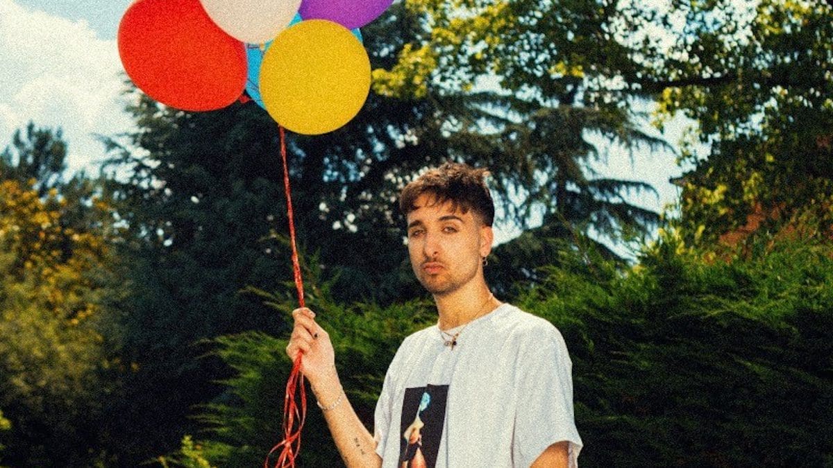 Guarda in anteprima la live session di “Mosca” di Frada