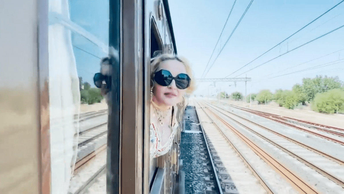 Madonna, il saluto alla Puglia in un video su Instagram a bordo di un treno storico