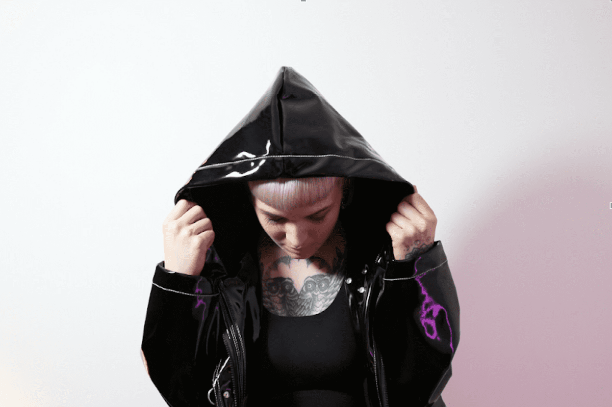 Maya Jane Coles: guarda “Run To You”, il nuovo corto queer goth