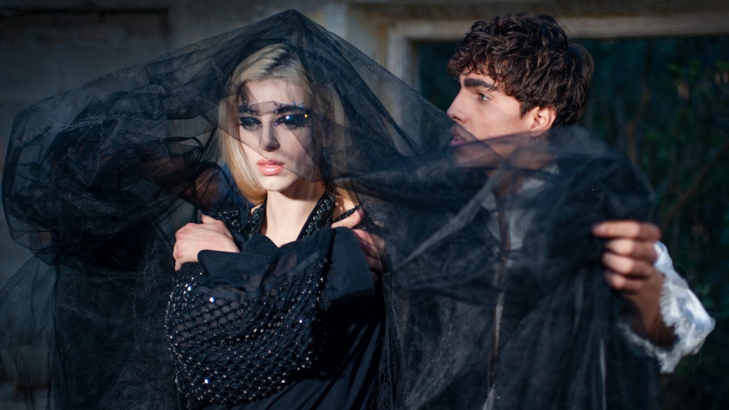 Guarda in anteprima il video di “Don’t Lose My Eyes” di Eva Emaus