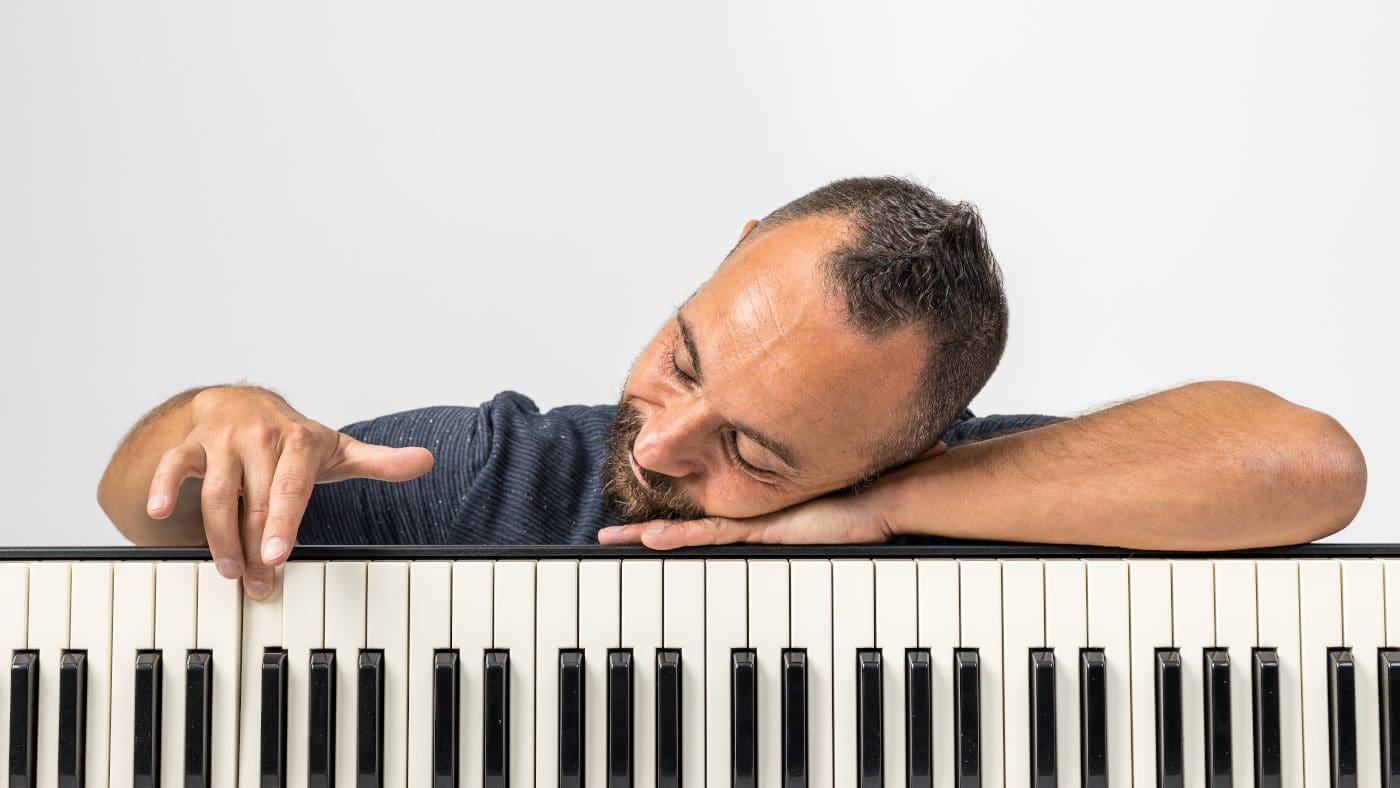 Guarda in anteprima il video de “L’inizio” di Federico Sagona