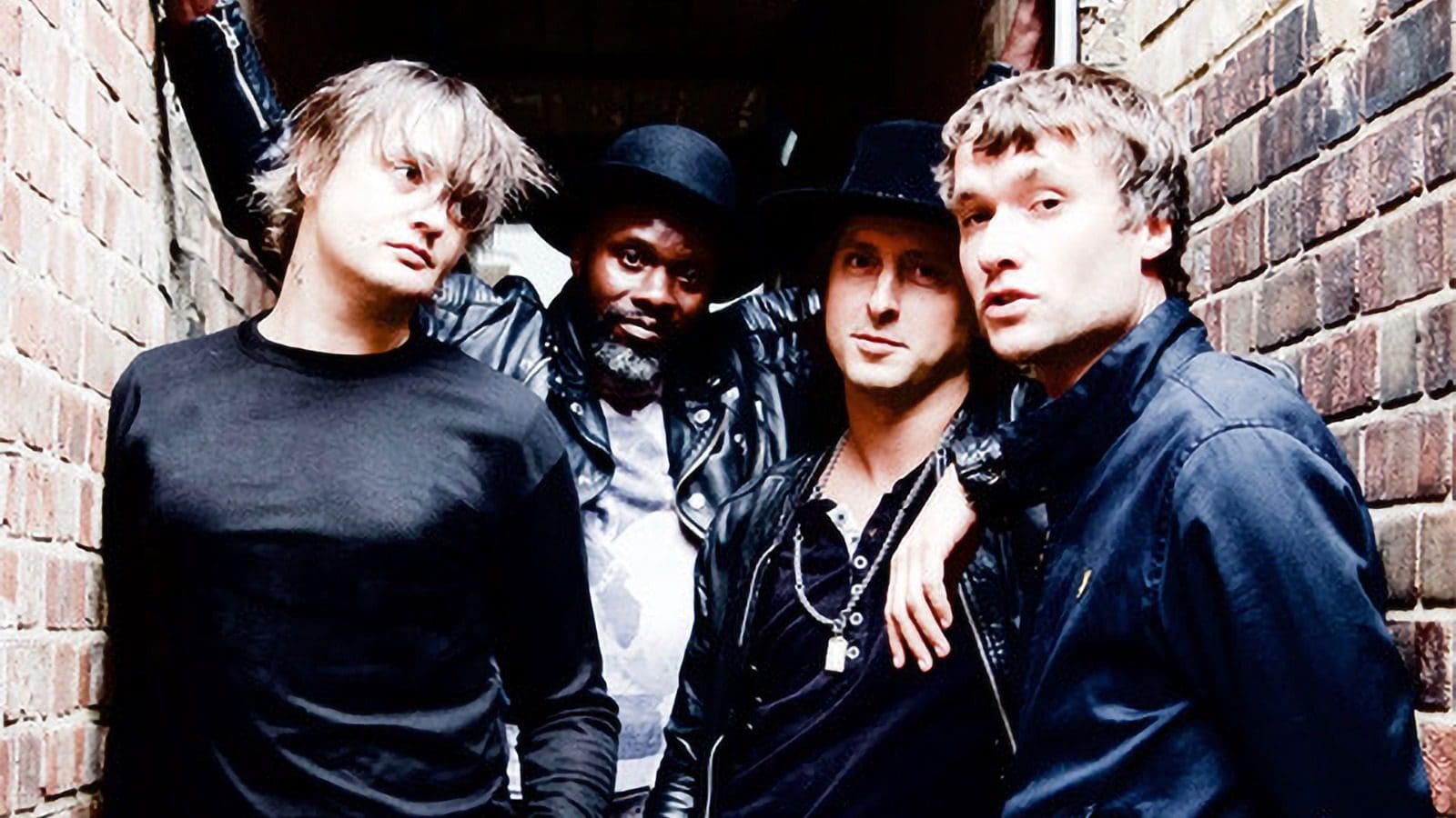 I Libertines celebreranno dal vivo (anche a Milano) i 20 anni dell’iconico “Up the Bracket”