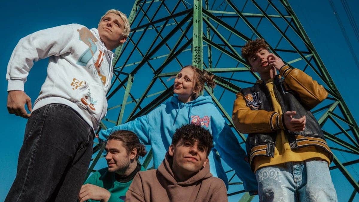 Guarda in anteprima il video di “Albicocca” degli Aspettativa ft. Konti Flowerchild