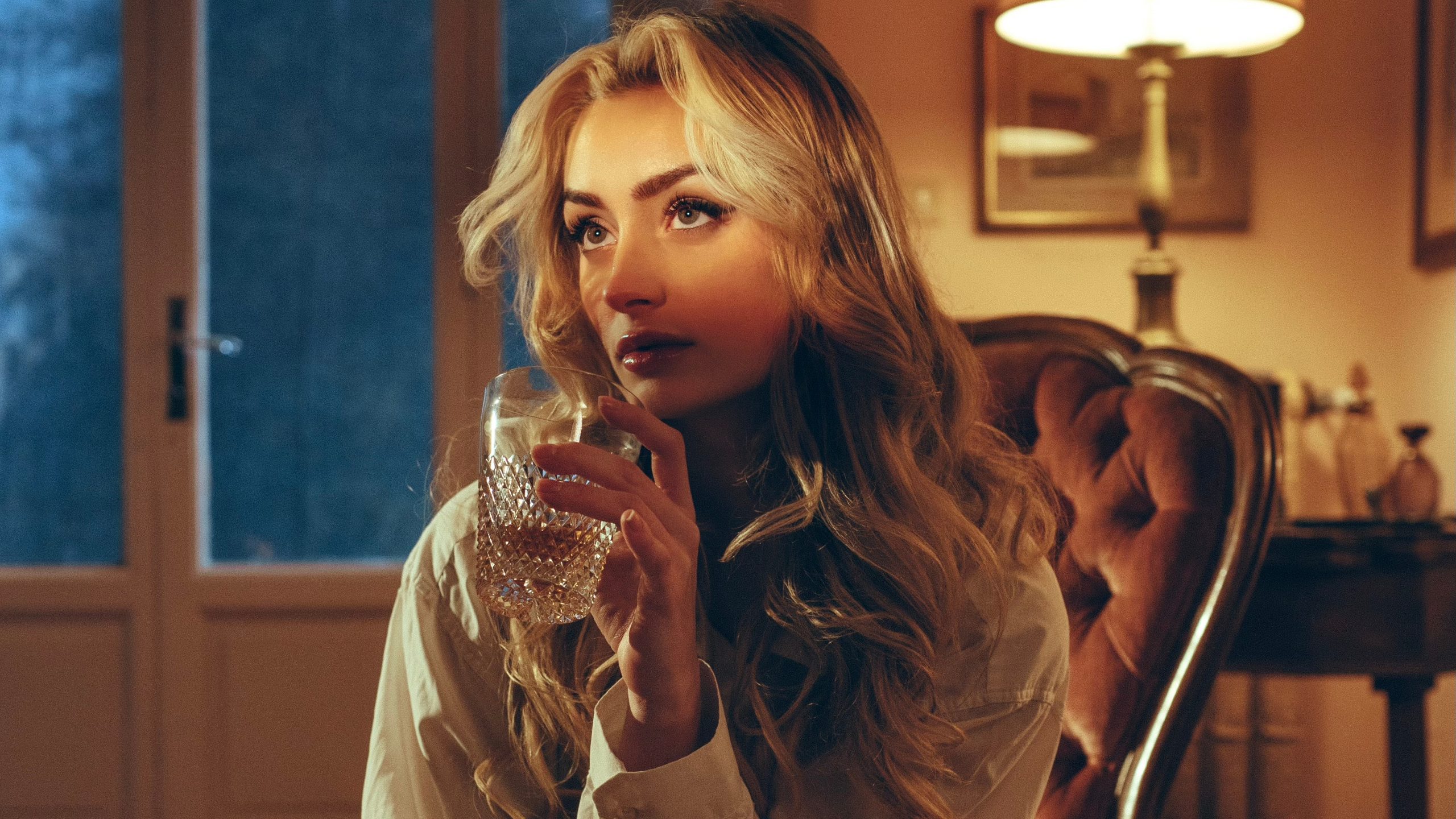 “Shreds of Love”: in anteprima il video del singolo d’esordio di Sophie Morelli