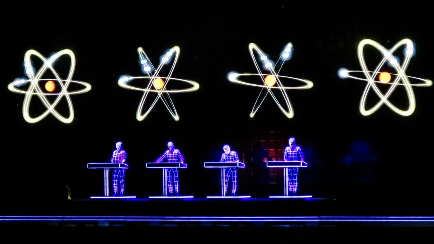 Con il modernariato digitale dei Kraftwerk l’uomo è ancora al centro della musica