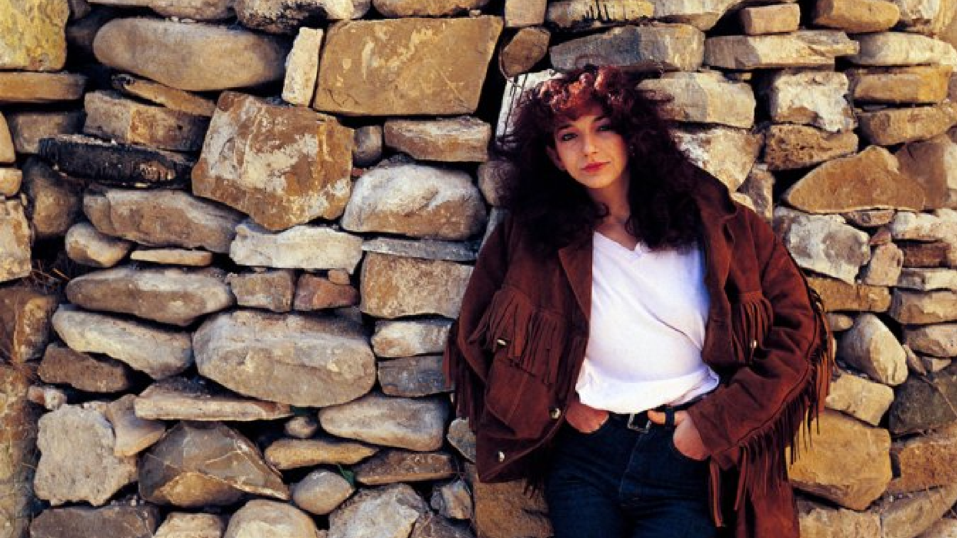 “Running Up That Hill” di Kate Bush verso il primo posto in classifica in UK