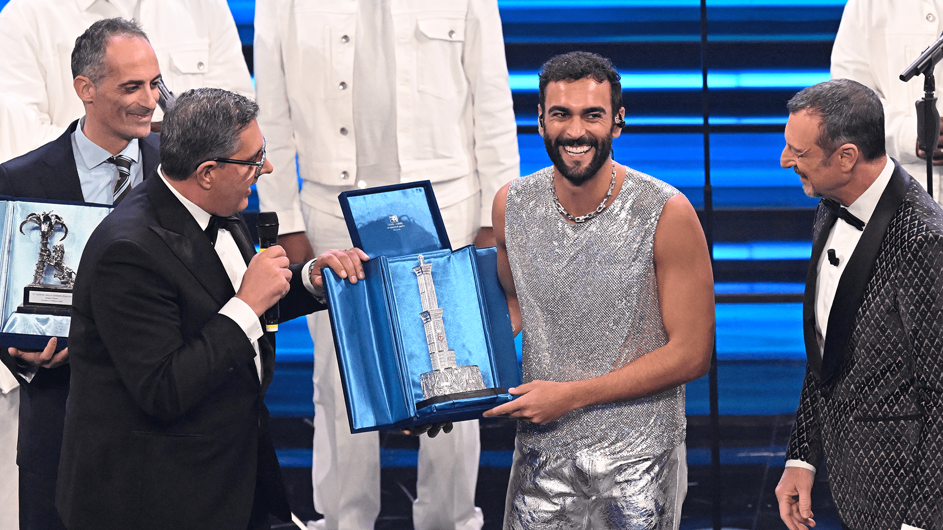 Sanremo 2023 e classifica FIMI, Mengoni subito #1 (come “Brividi” l’anno scorso)