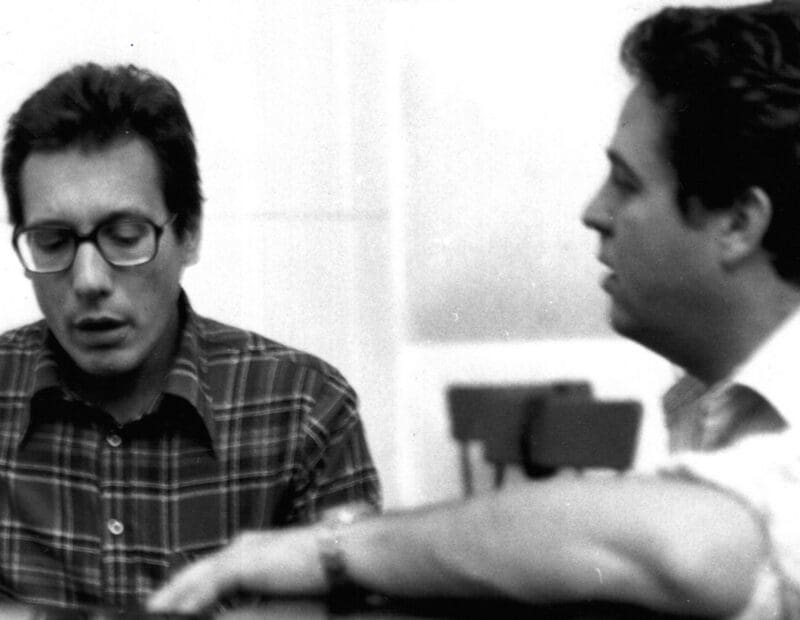 Enzo Jannacci in studio con Renato Pozzetto, foto tratta dal volume "Enzo Jannacci Ecco tutto qui", proprietà Paolo Jannacci