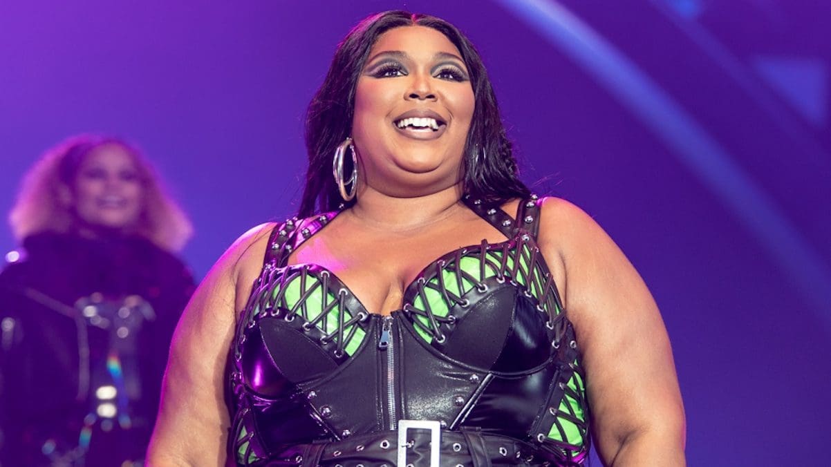 Lizzo gets emotional at Beyonce’s concert: VIDEO