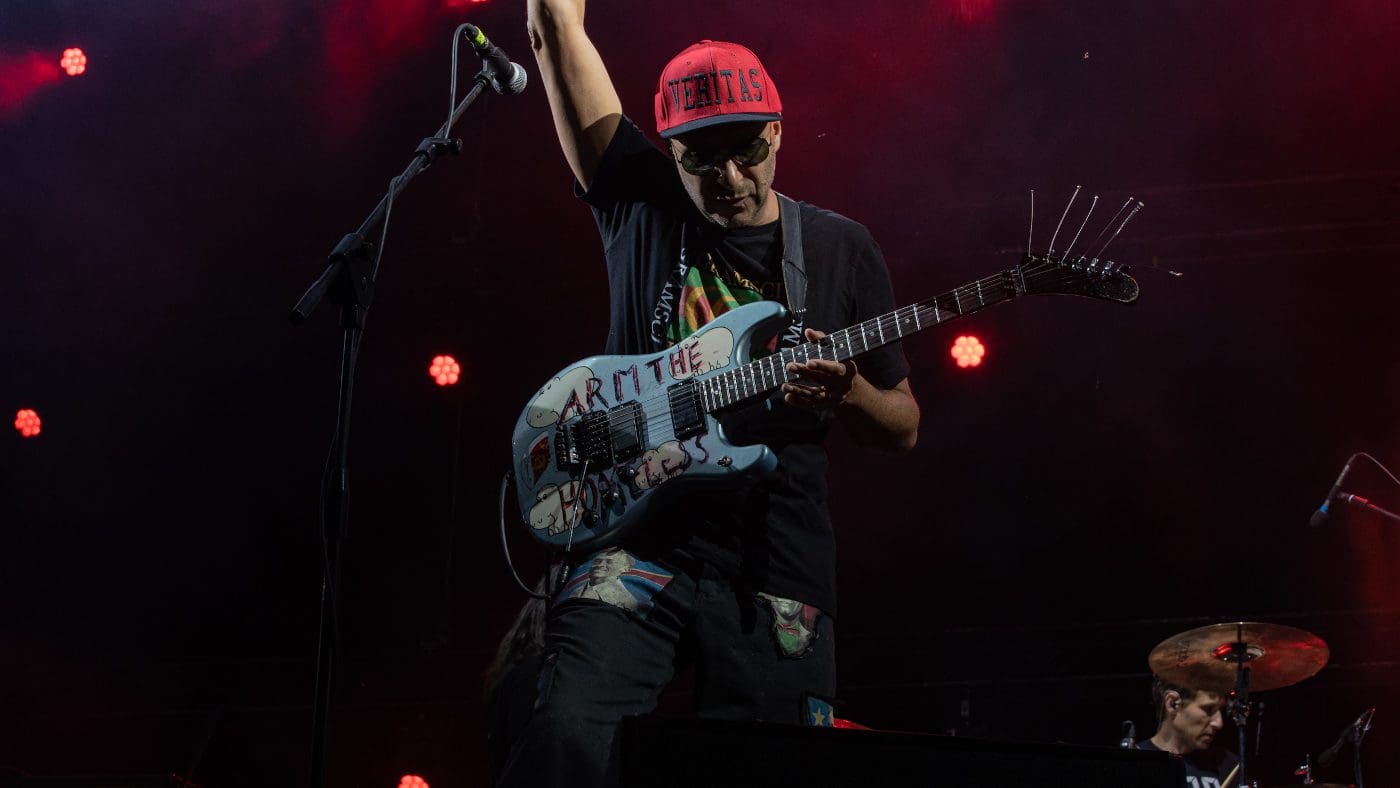 Tom Concerto Tom Morello in concerto a Taranto: un “fritto misto” che funziona