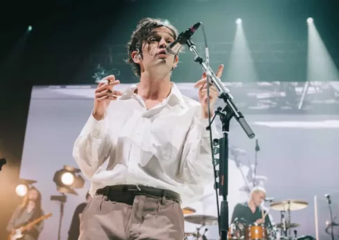 Gli organizzatori del festival in Malesia potrebbero denunciare i 1975 dopo i commenti pro-LGBTQ di Matty Healy