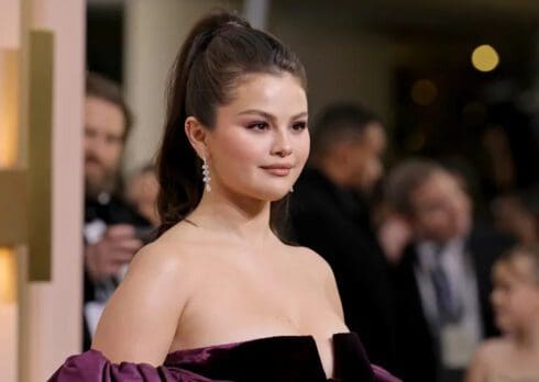 Selena Gomez, relax in vacanza: il video in costume