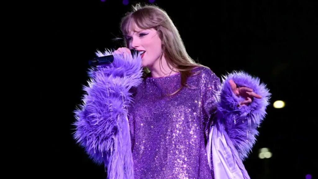 Fan di Taylor Swift si dà malata al lavoro e va a un concerto mascherata