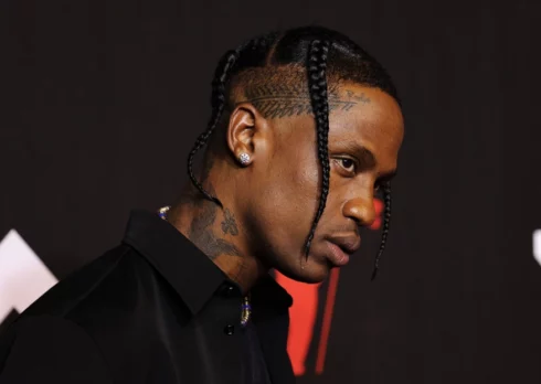 Travis Scott ha annunciato un nuovo brano con The Weeknd e Bad Bunny