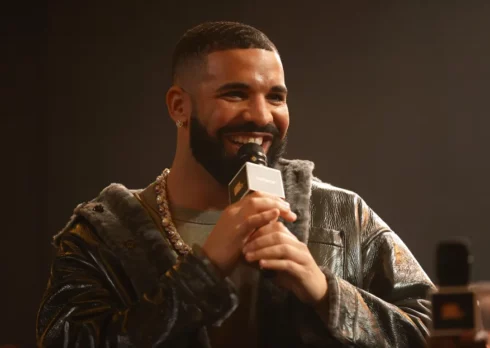 Drake ha comprato l’anello di Tupac