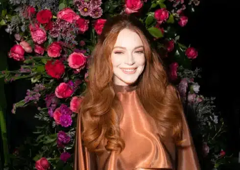 Lindsay Lohan non è una “mamma normale”: il selfie dopo il parto