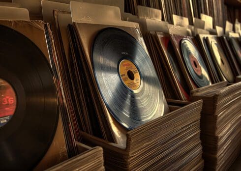 Giradischi e vinile: la rinascita musicale e l’amore per il suono analogico