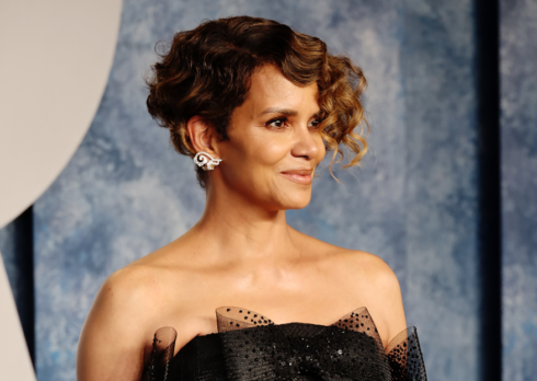 Halle Berry ha detto che Drake ha usato la sua immagine senza consenso