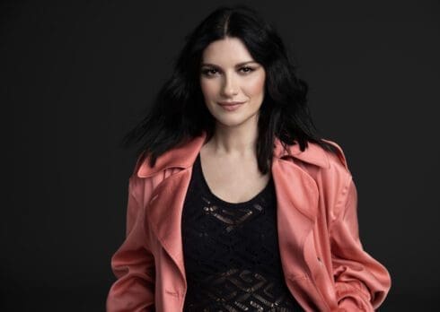 Laura Pausini torna con un nuovo singolo, un nuovo album e un nuovo tour