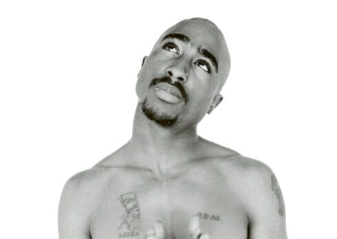 È uscito un libro fotografico che ripercorre la leggenda di Tupac