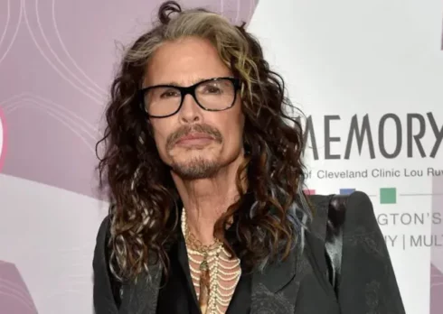 La salute di Steven Tyler costringe gli Aerosmith a posticipare il tour al 2024