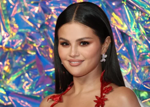 Selena Gomez è salita a sorpresa sul palco dei Coldplay