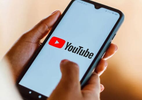 YouTube, in arrivo tool di intelligenza artificiale per la sintesi vocale