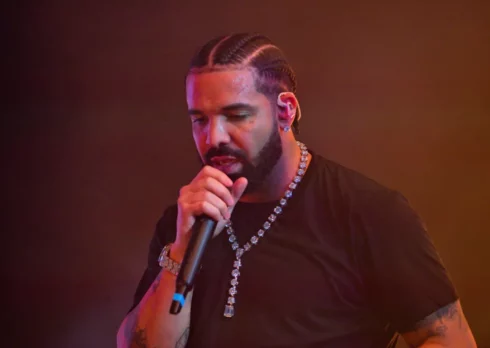 Drake ha donato 50mila dollari a un fan lasciato  dalla sua ex