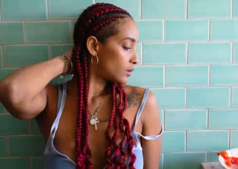 Samia vuole diventare “Cattiva”: guarda in anteprima il video del nuovo singolo