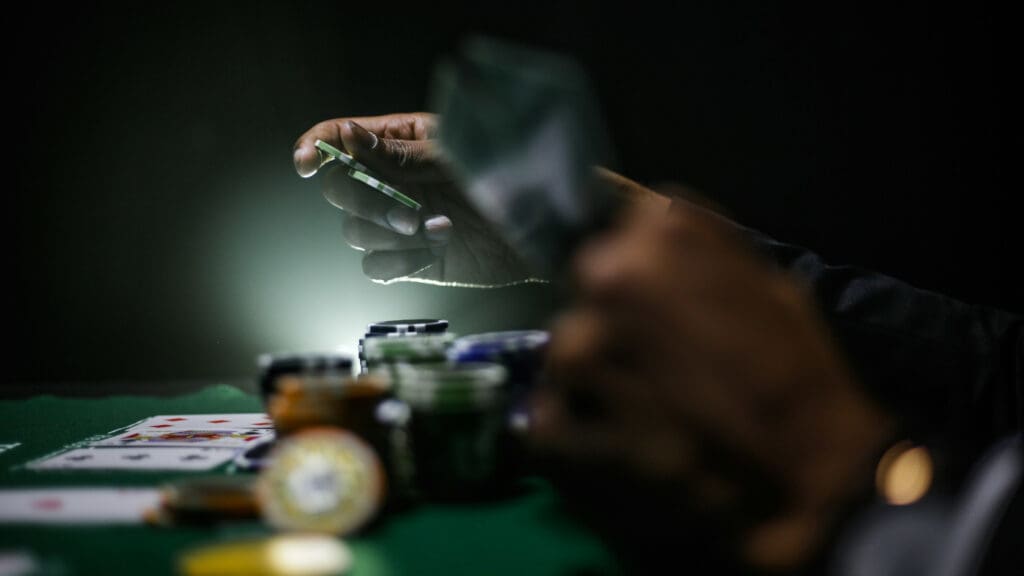 “The Gambler”: l’emozionante storia della hit mondiale di Kenny Rogers