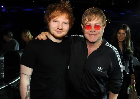 Ed Sheeran ed Elton John insieme allo stadio da tifosi avversari: guarda il video