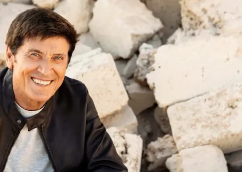 Gianni Morandi festeggerà il compleanno correndo: «Oggi voglio fare 2-3 km»