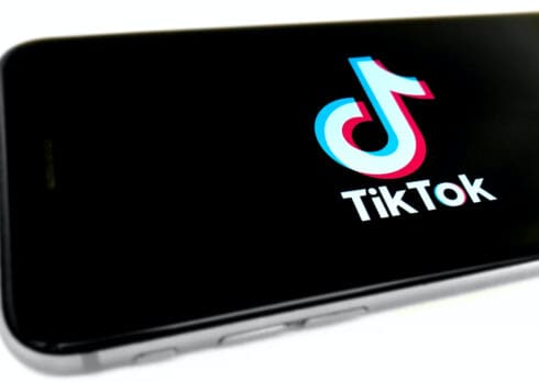 TikTok e Ticketmaster: arriva in Italia la funzione per vendere biglietti dei concerti