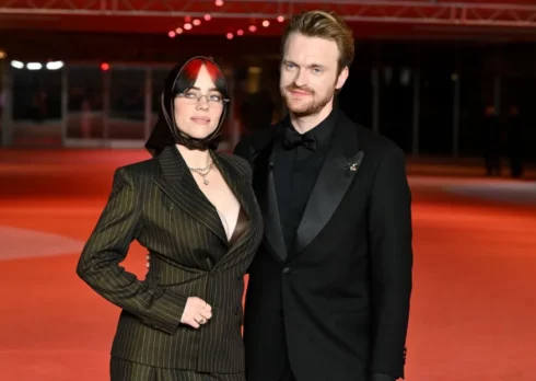 Finneas ha detto che il nuovo album di Billie Eilish «è pronto all’85%»